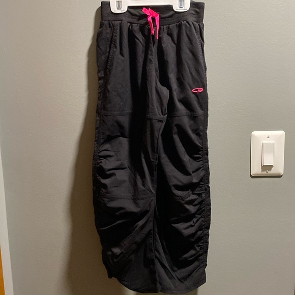 “WORN ONCE” GIRLS OANTS SIZE 7-8! IN EXCELLENT CONDITION! SMOKE FREE HOME! - Picture 1 of 4